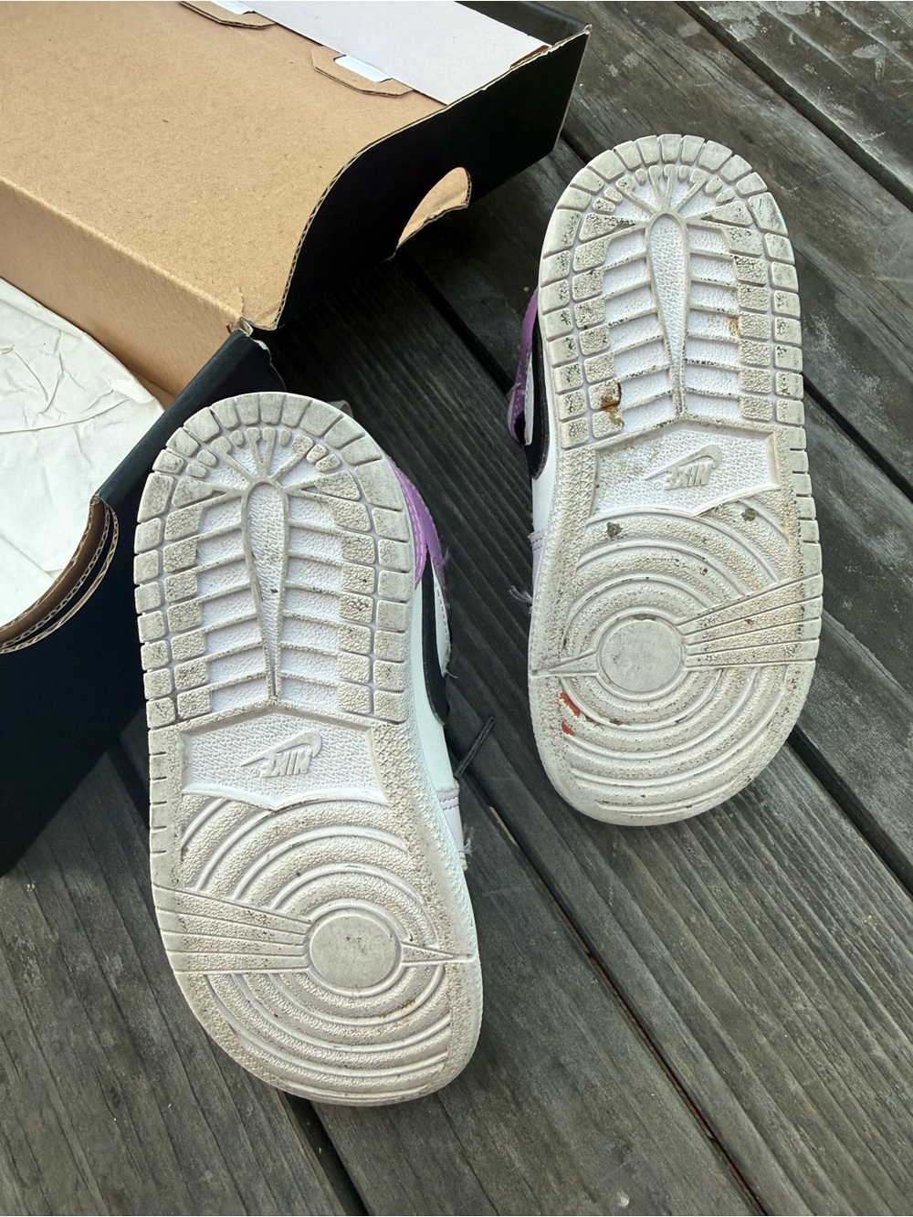Nike Kids Jordon 1 Mid High-Top Sneakers in White, Lavender and Black - Picture 5 of 13